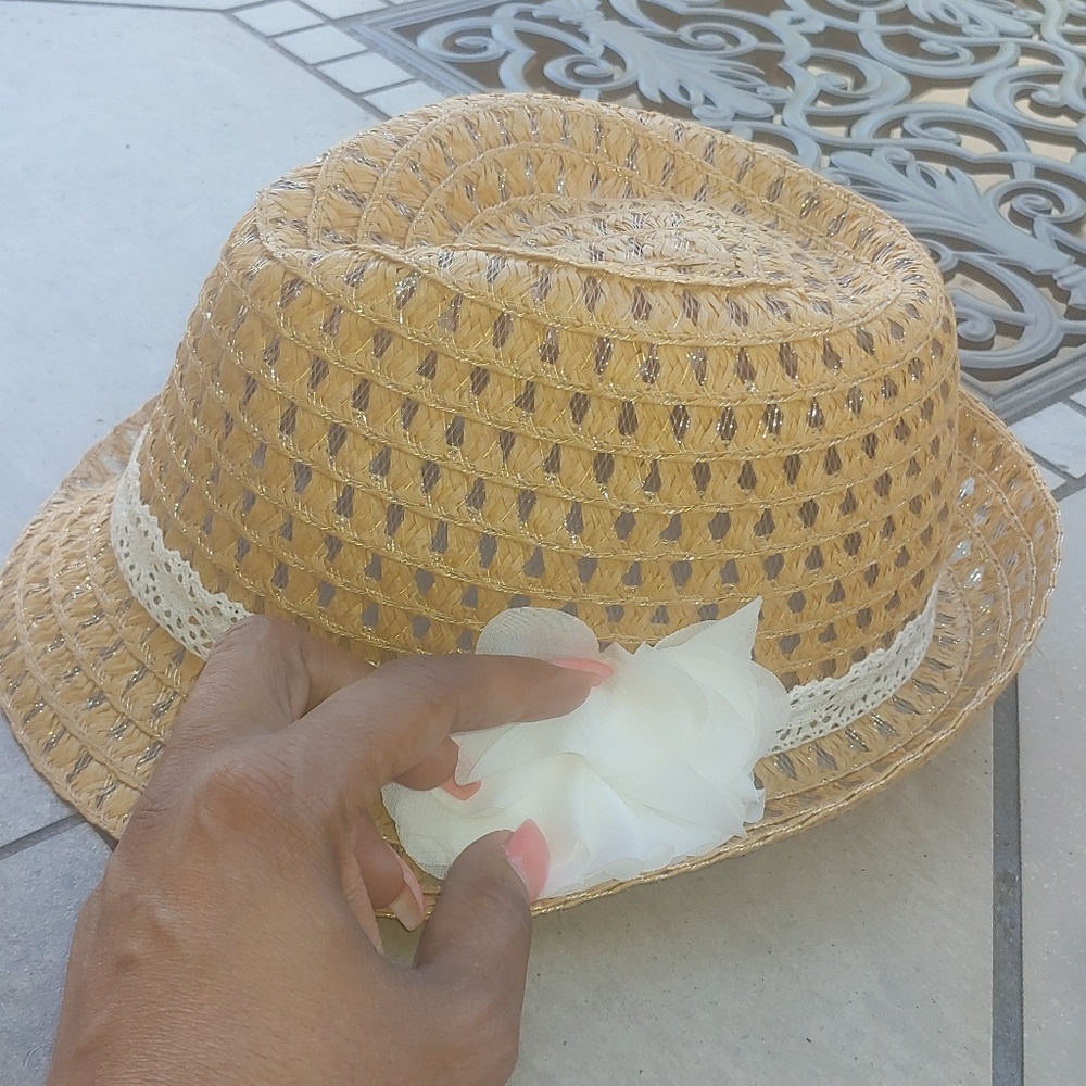 NWOT ladies gorgeous straw hat!